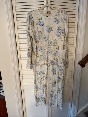 Kiel James Patrick Hydrangea Pajama Set